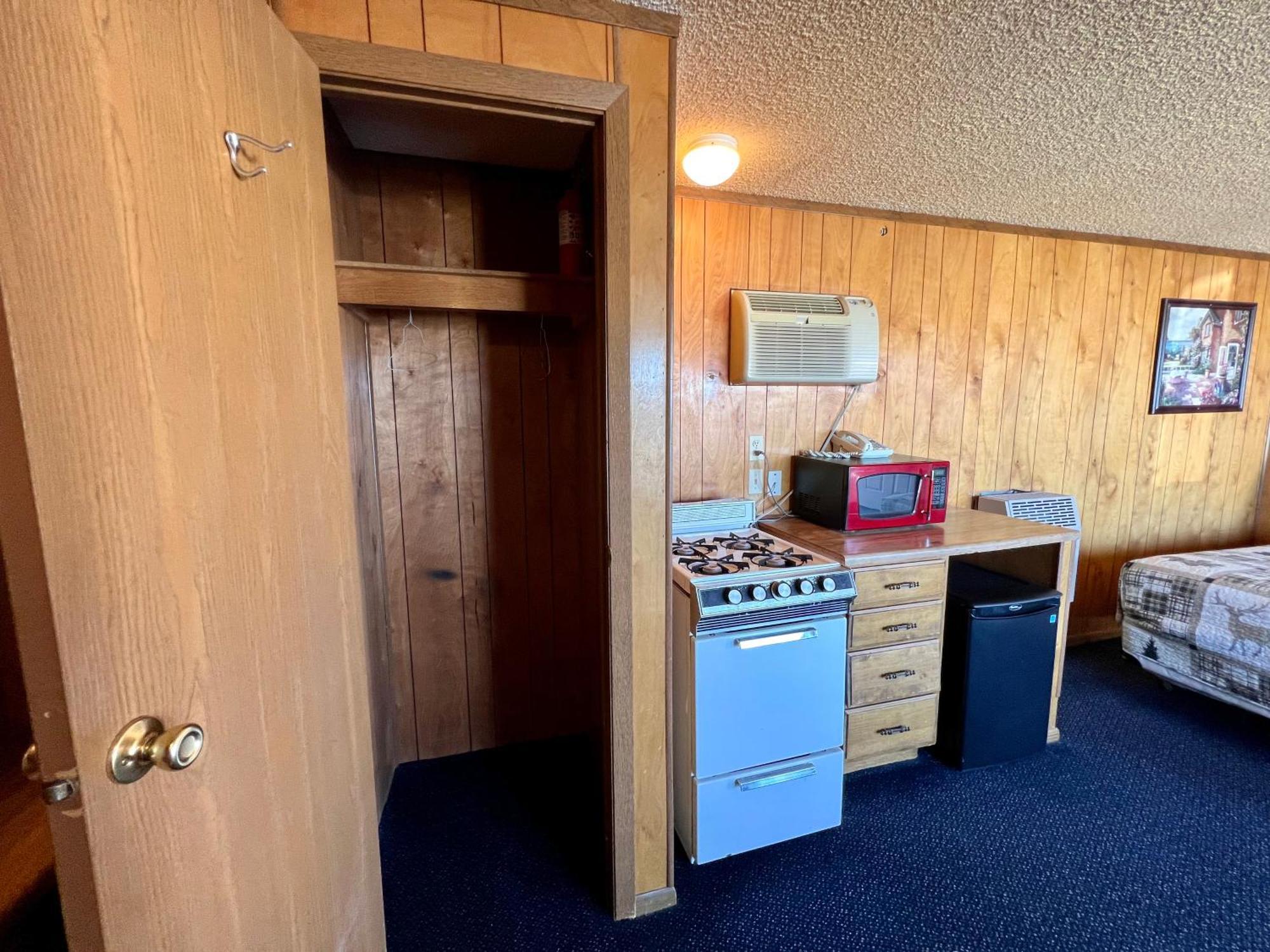 Motel Border Casino Baker