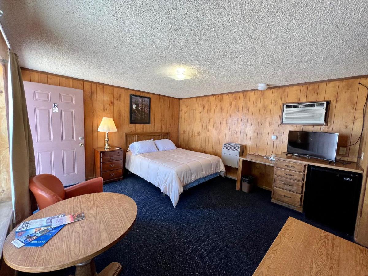 Motel Border Casino Baker